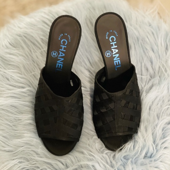 AUTHENTIC BRAND NEW CHANEL HEELED SANDALS - Picture 3 of 11